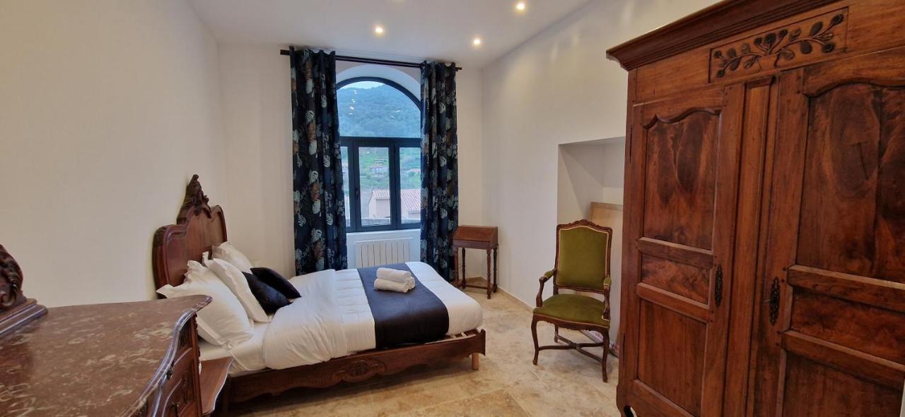 Bel & Ancien Appartement T3 Renove Dans Sartene Exterior photo