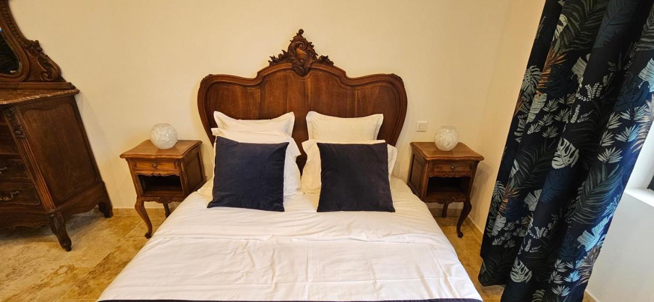Bel & Ancien Appartement T3 Renove Dans Sartene Exterior photo