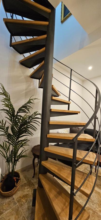 Bel & Ancien Appartement T3 Renove Dans Sartene Exterior photo