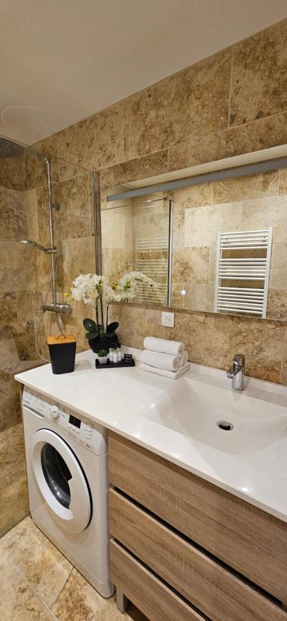 Bel & Ancien Appartement T3 Renove Dans Sartene Exterior photo