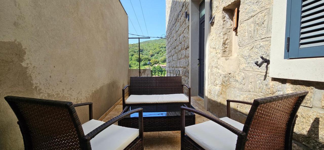 Bel & Ancien Appartement T3 Renove Dans Sartene Exterior photo